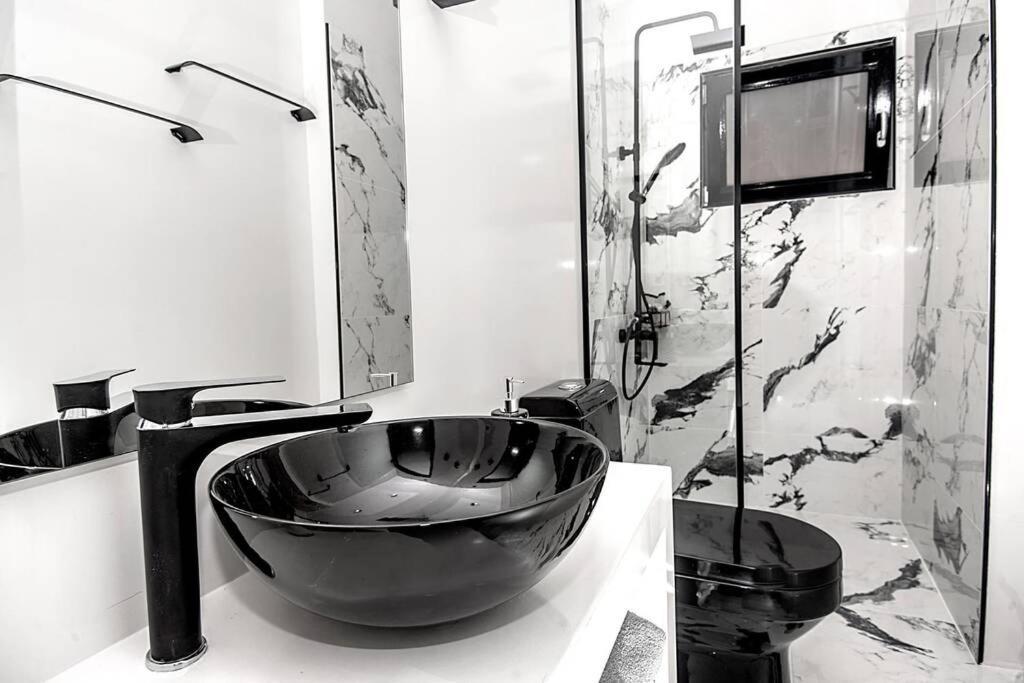 A & B Minimal Suite With Sea View In Argostoli Exteriör bild