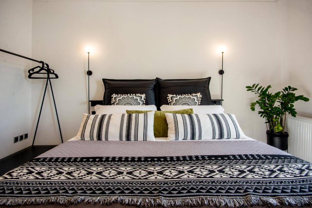 A & B Minimal Suite With Sea View In Argostoli Exteriör bild